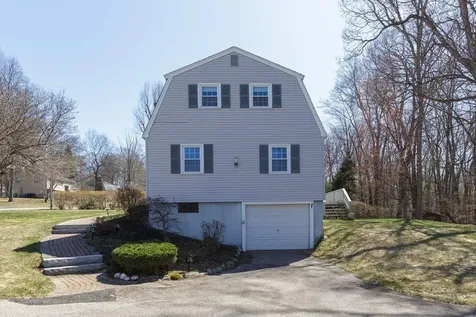 27 Bedard Avenue Derry NH 03038