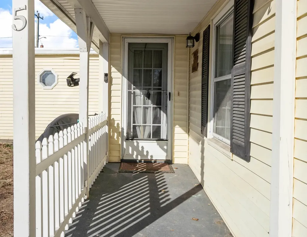 5 Middle Street Nashua NH 03060-9998