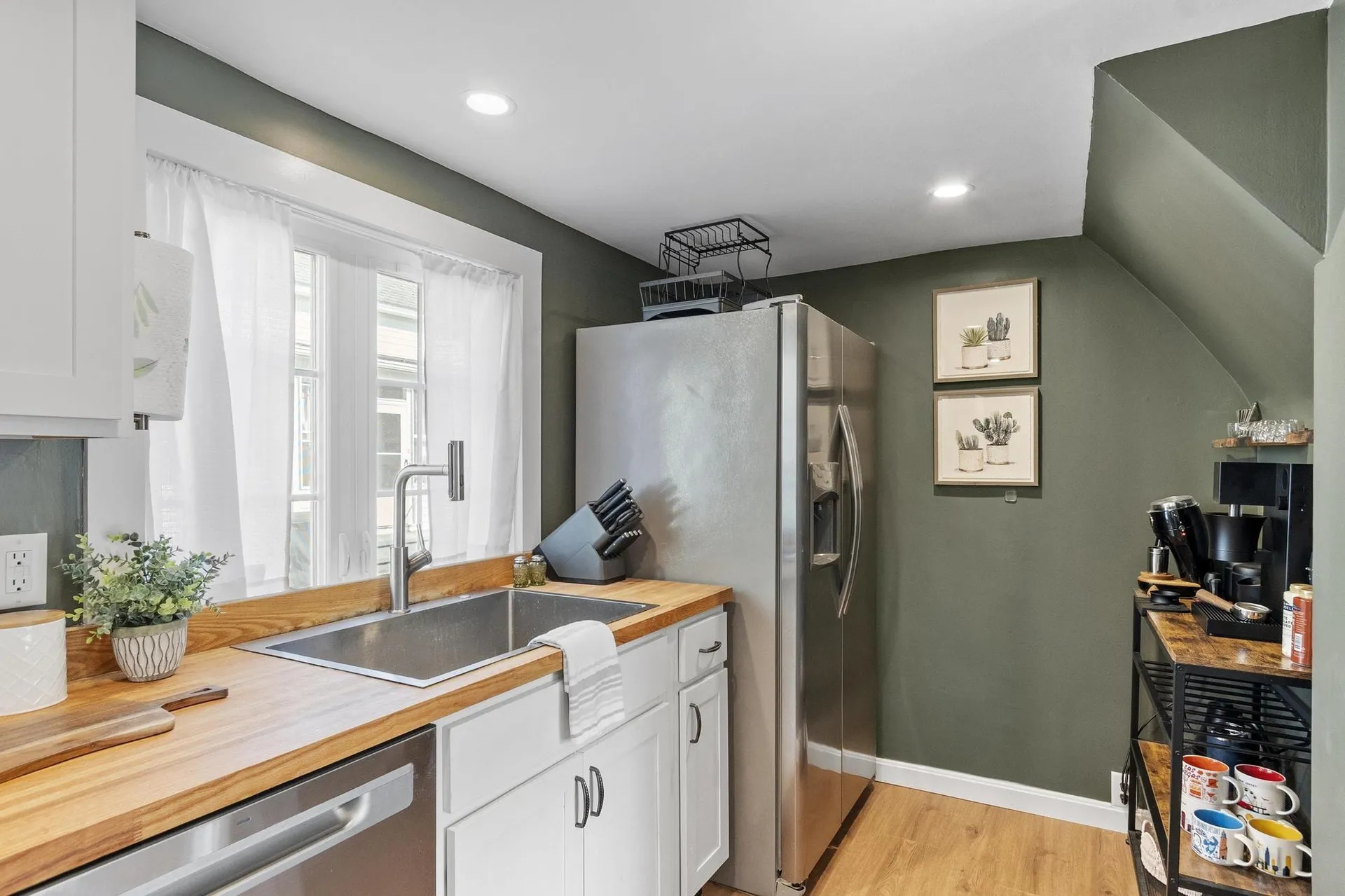 5 Middle Street Nashua NH 03060-9998