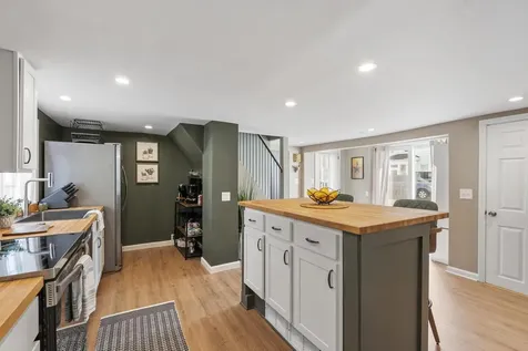 5 Middle Street Nashua NH 03060-9998
