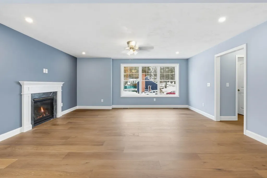 9 Michelle Drive Nashua NH 03062