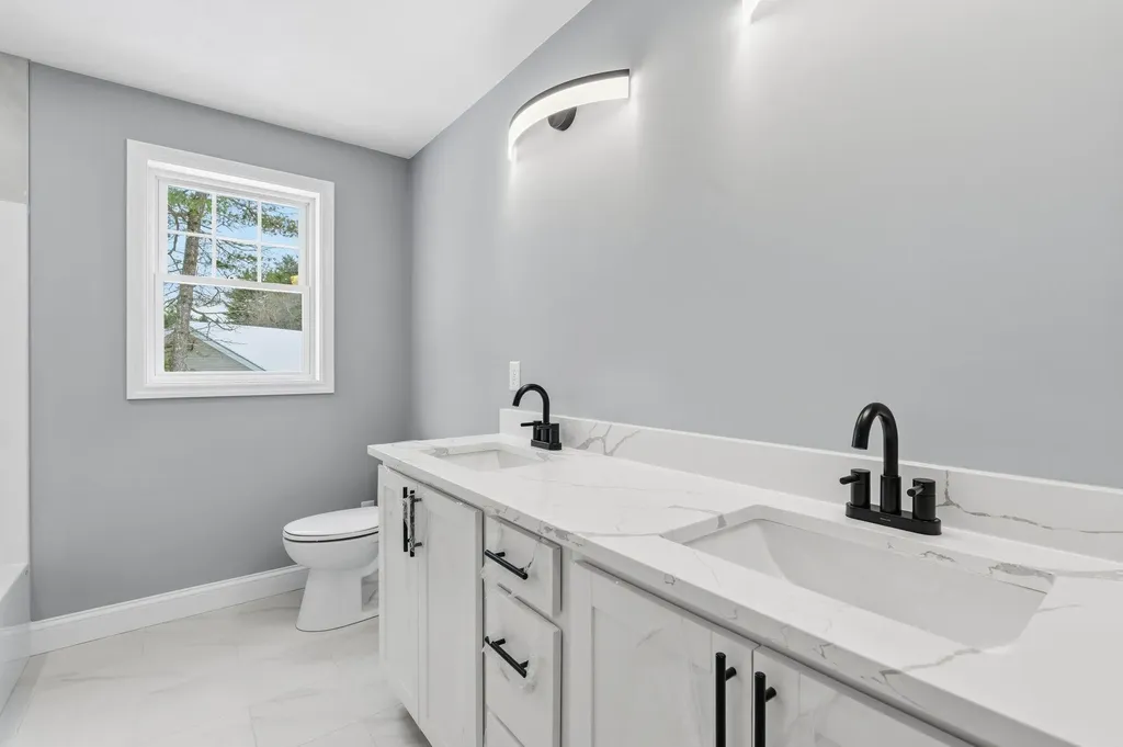9 Michelle Drive Nashua NH 03062