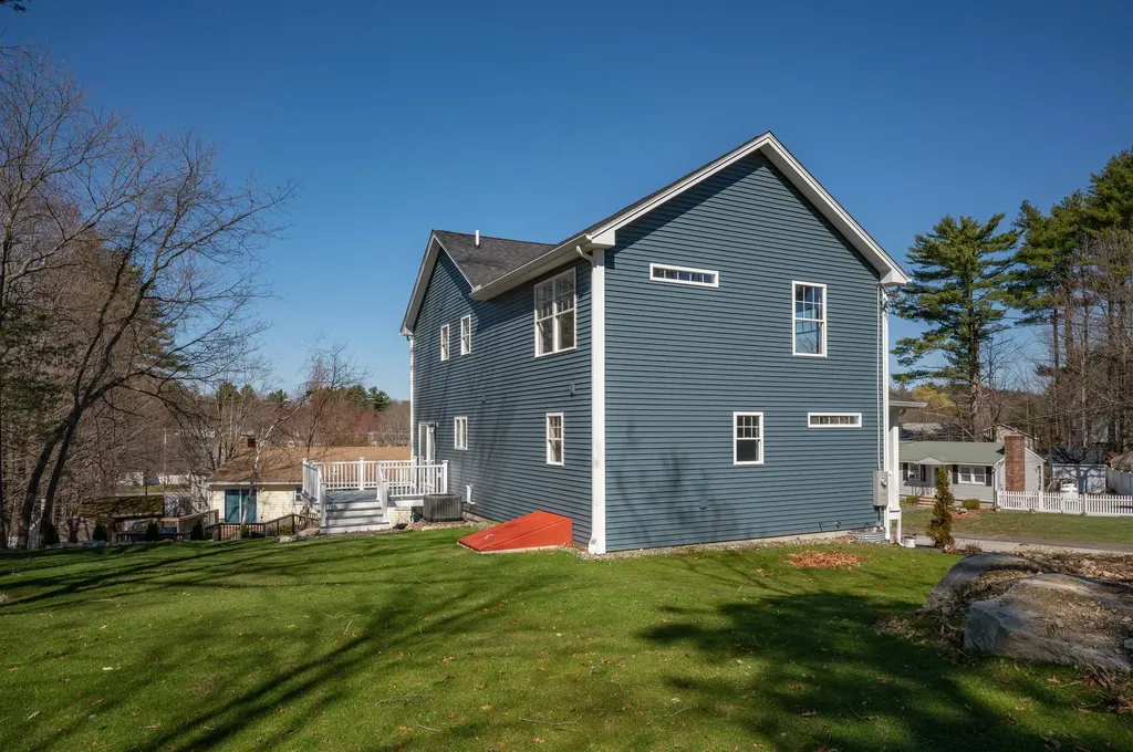 9 Michelle Drive Nashua NH 03062
