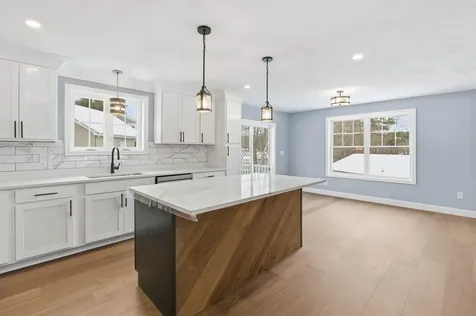 9 Michelle Drive Nashua NH 03062