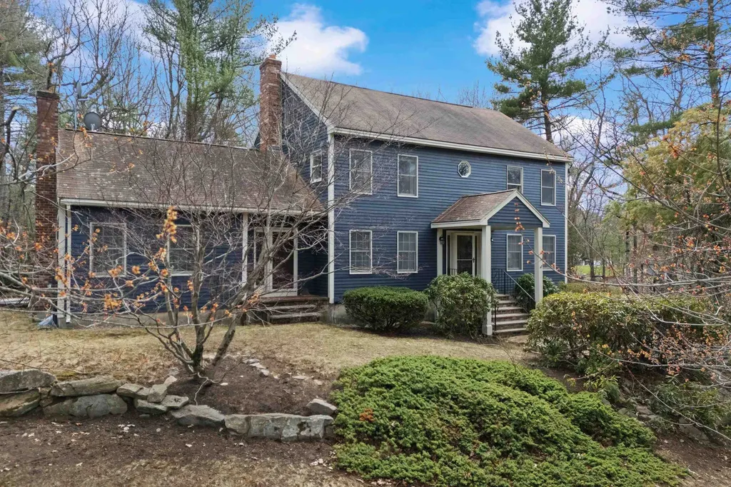 41 Windsor Boulevard Londonderry NH 03053