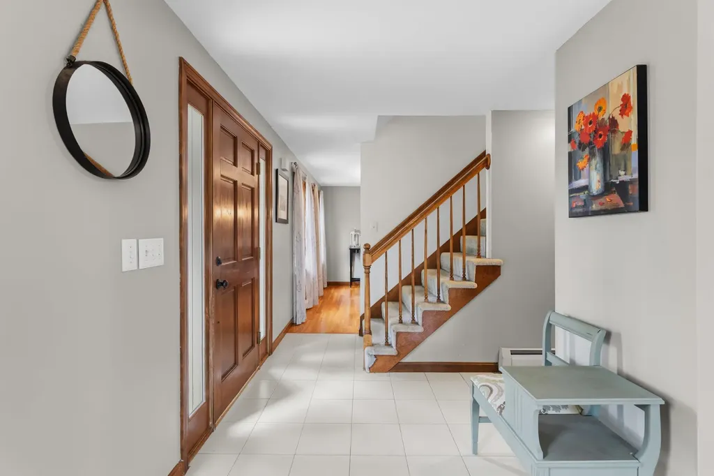 41 Windsor Boulevard Londonderry NH 03053