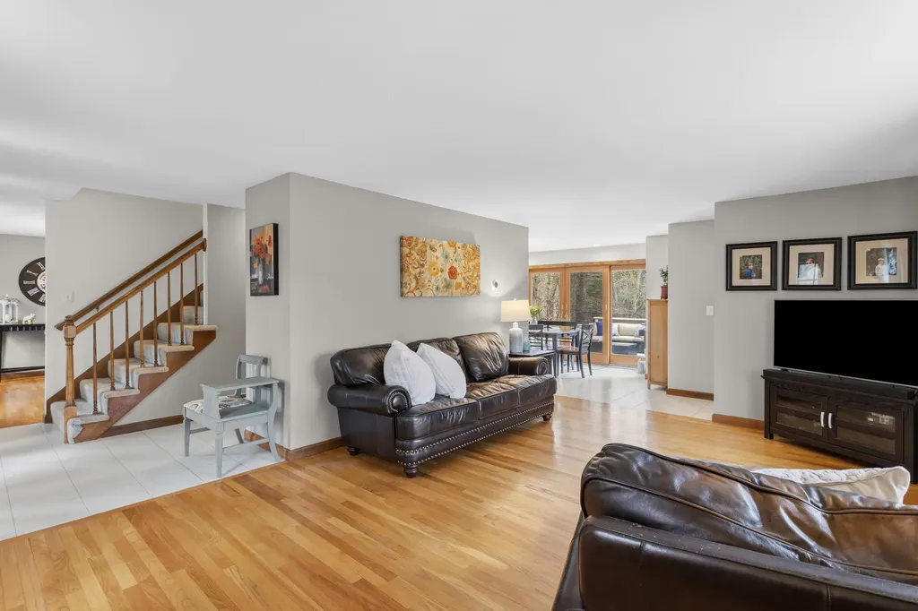 41 Windsor Boulevard Londonderry NH 03053