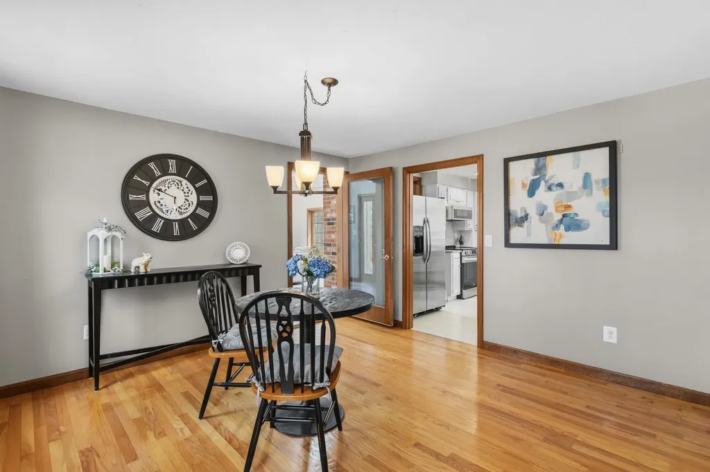 41 Windsor Boulevard Londonderry NH 03053