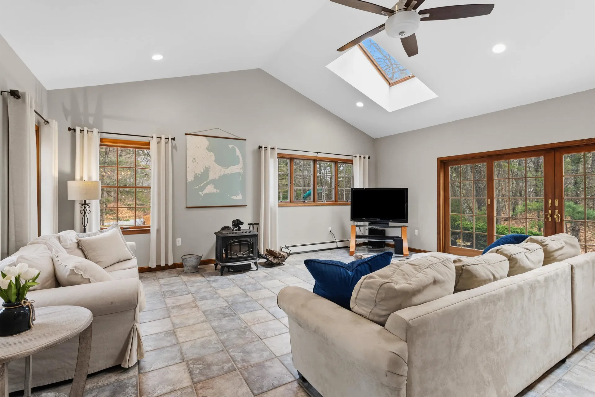 41 Windsor Boulevard Londonderry NH 03053