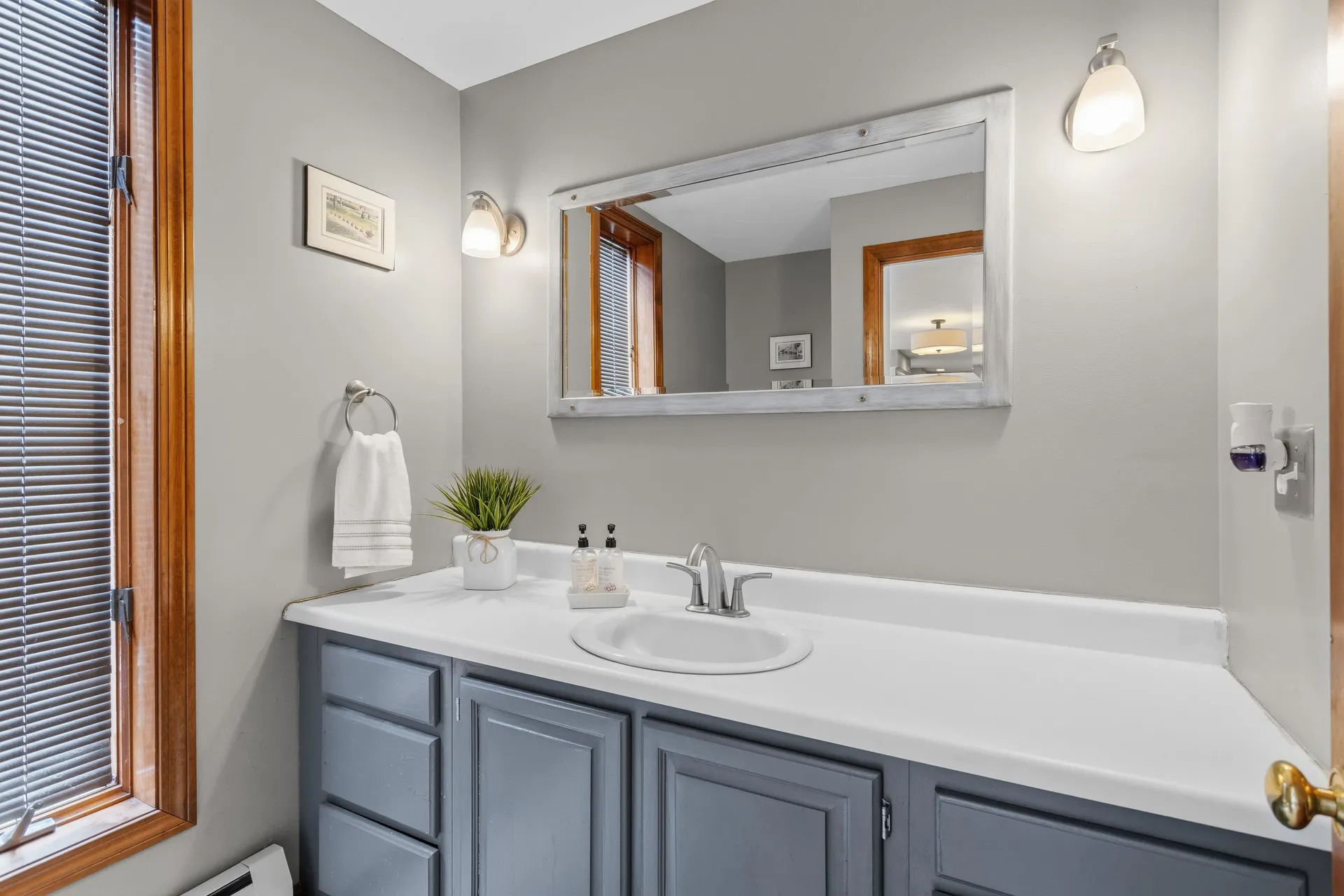 41 Windsor Boulevard Londonderry NH 03053