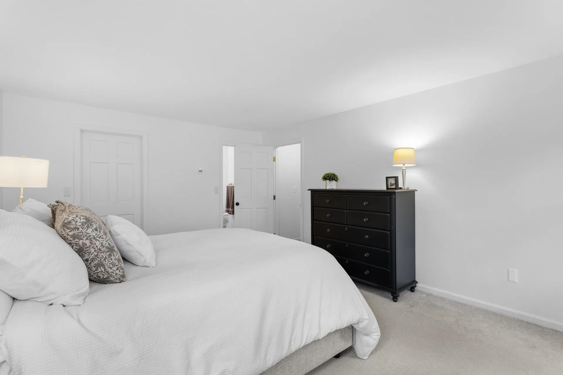 41 Windsor Boulevard Londonderry NH 03053