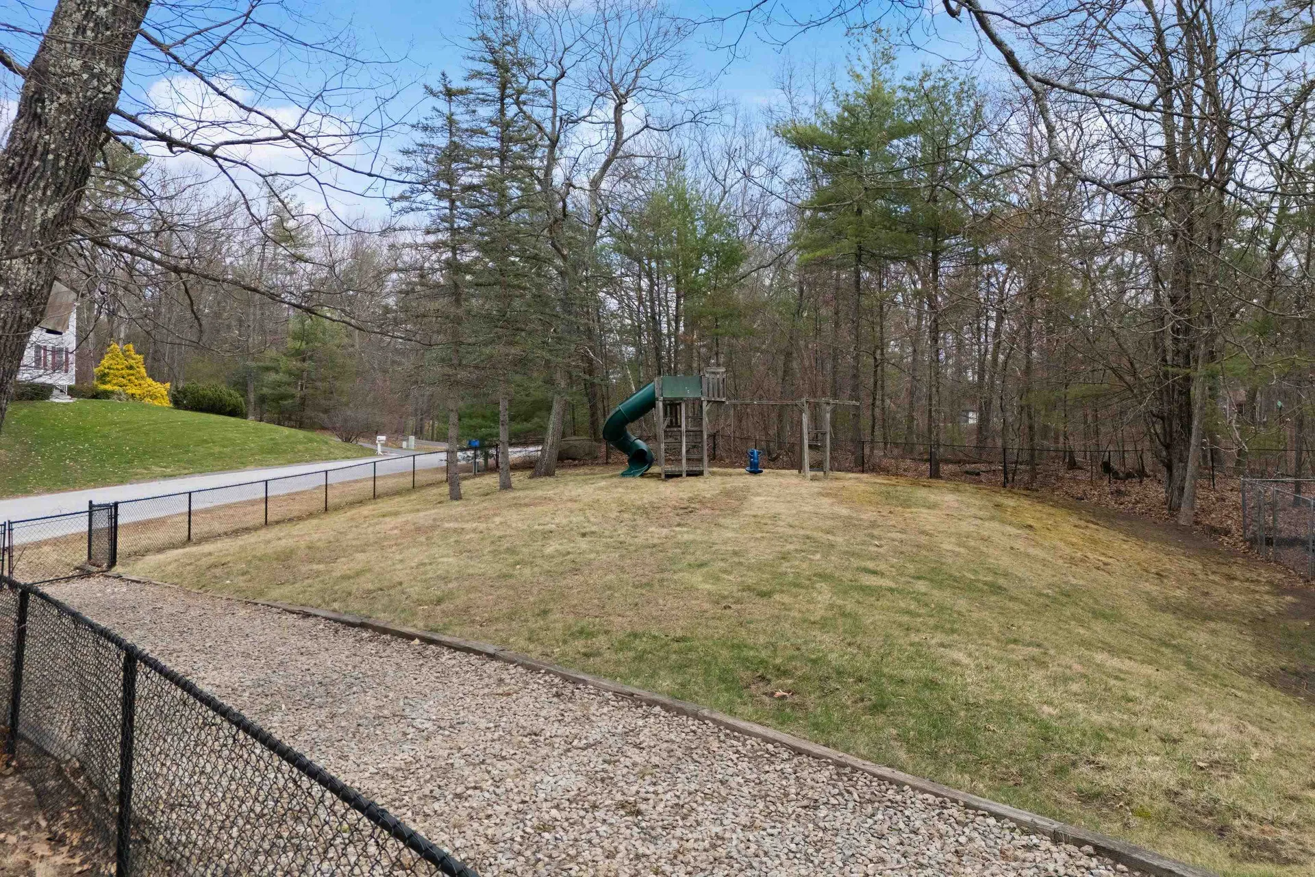 41 Windsor Boulevard Londonderry NH 03053