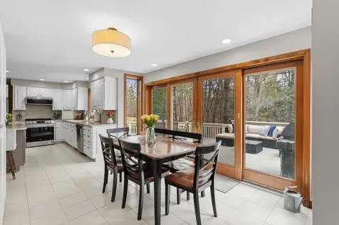 41 Windsor Boulevard Londonderry NH 03053