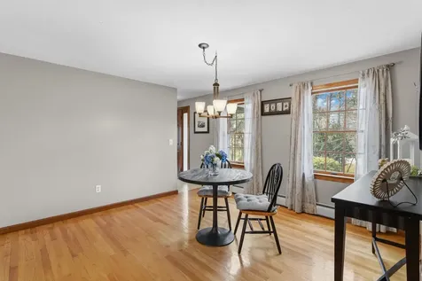 41 Windsor Boulevard Londonderry NH 03053