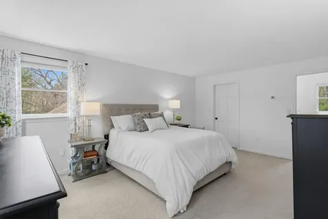 41 Windsor Boulevard Londonderry NH 03053