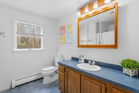 41 Windsor Boulevard Londonderry NH 03053