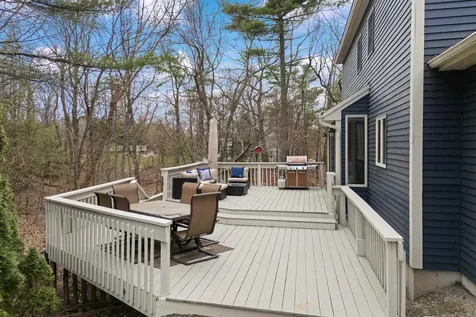41 Windsor Boulevard Londonderry NH 03053