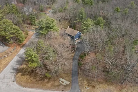 41 Windsor Boulevard Londonderry NH 03053
