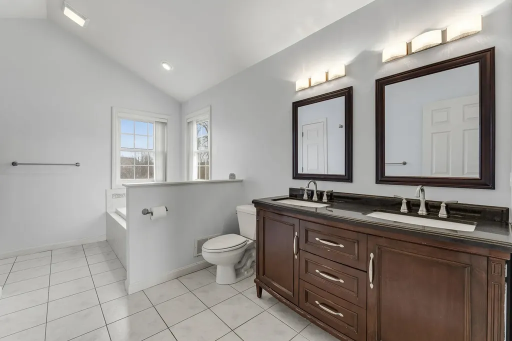 20 Vale Drive South Burlington VT 05403