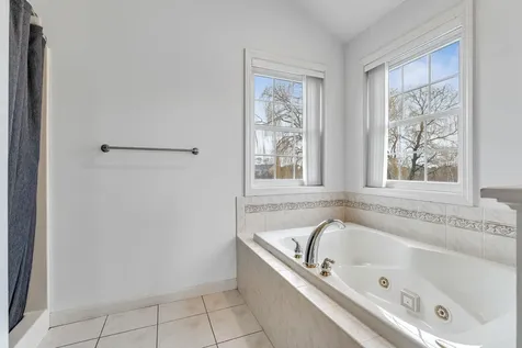 20 Vale Drive South Burlington VT 05403