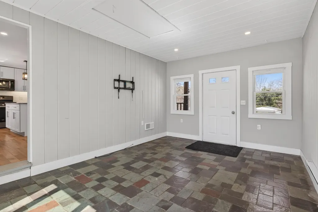 112 Tolend Road Dover NH 03820