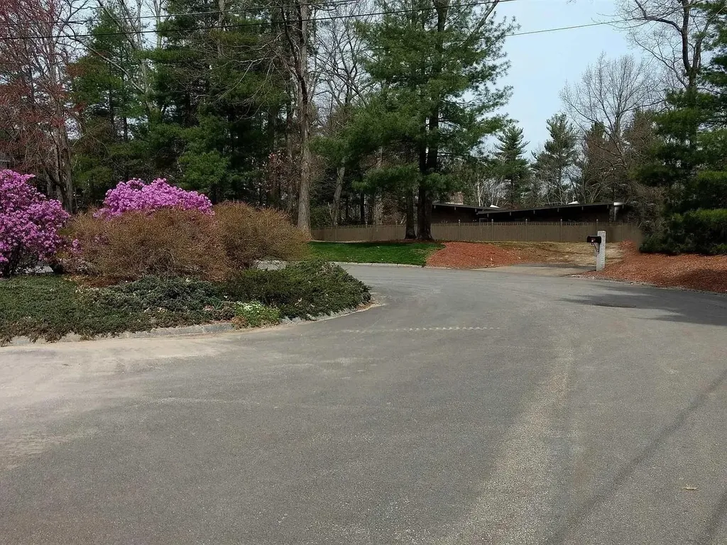 18 Boylston Avenue Nashua NH 03064