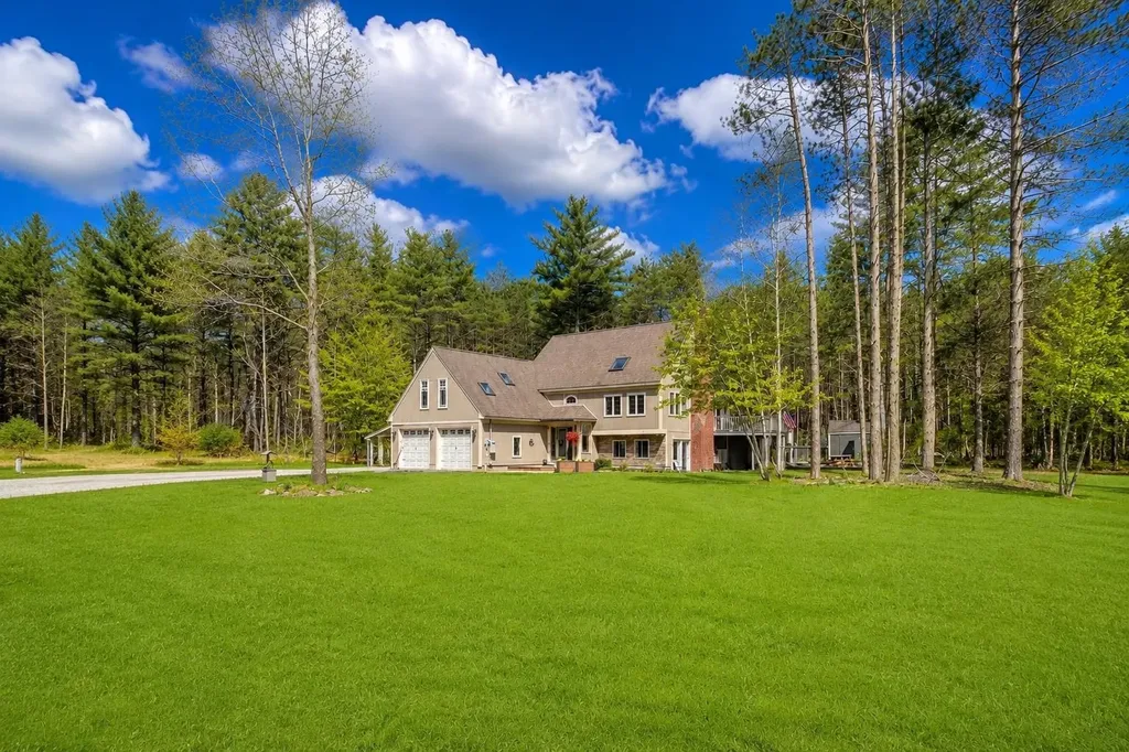 84 Butterfield Mill Road New Boston NH 03070