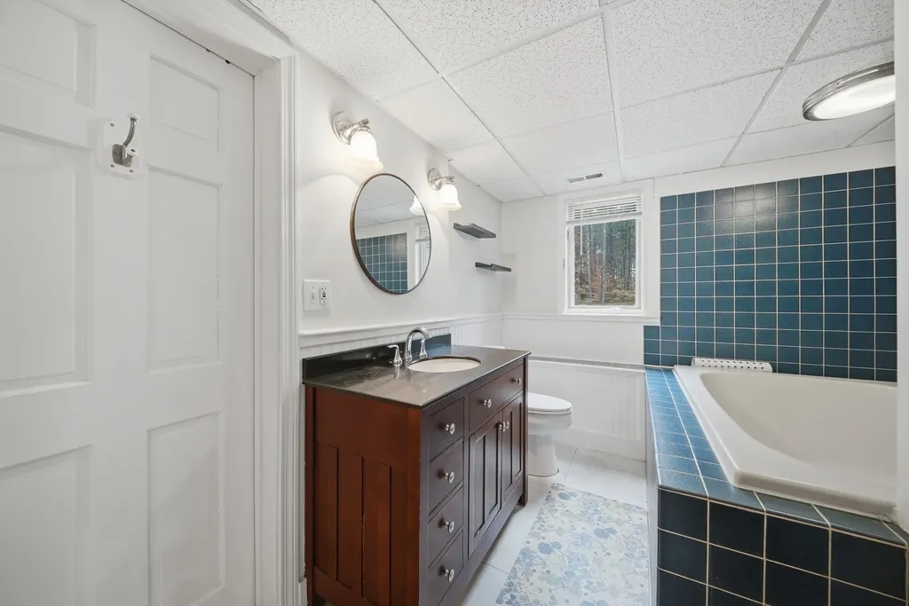 84 Butterfield Mill Road New Boston NH 03070