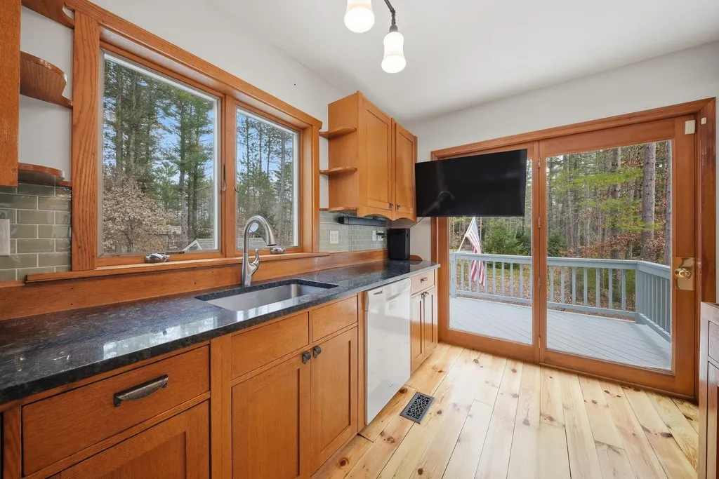84 Butterfield Mill Road New Boston NH 03070