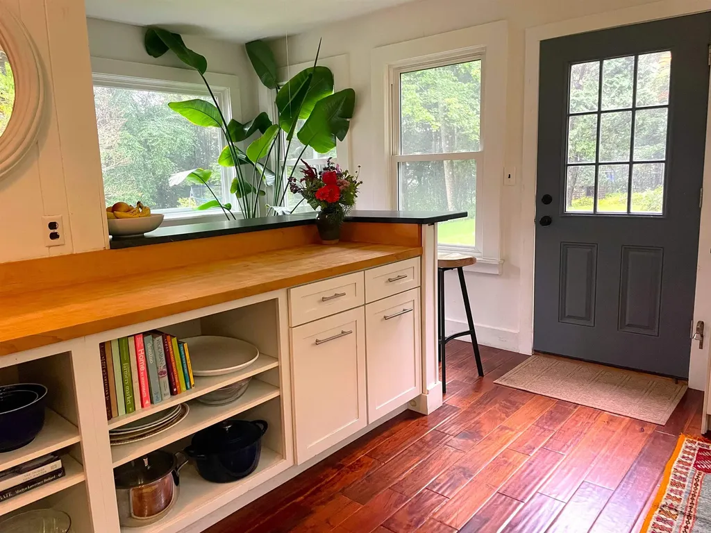 71 Woods Road Dummerston VT 05346