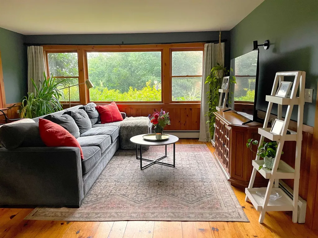 71 Woods Road Dummerston VT 05346