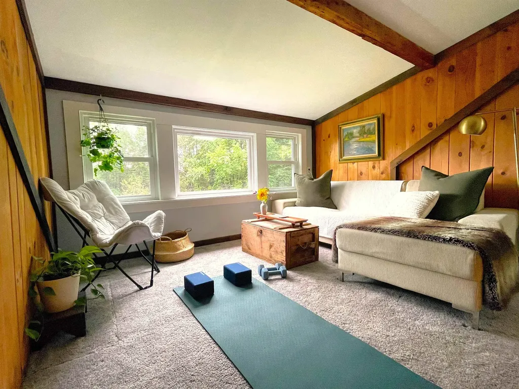 71 Woods Road Dummerston VT 05346