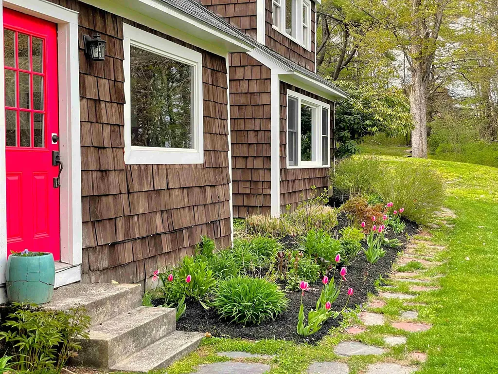 71 Woods Road Dummerston VT 05346