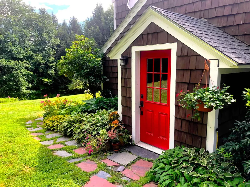 71 Woods Road Dummerston VT 05346