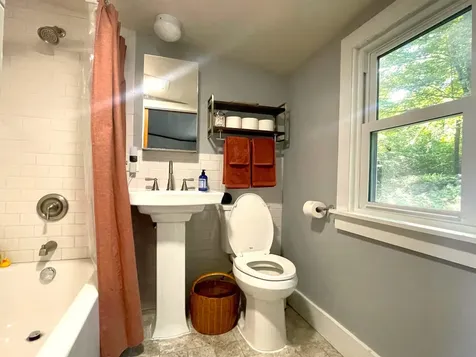 71 Woods Road Dummerston VT 05346