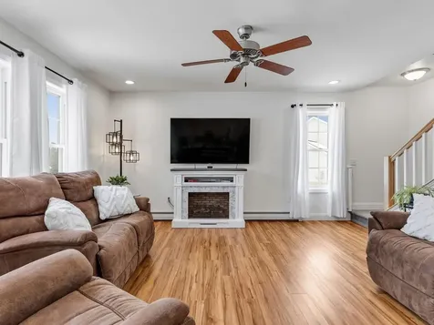 71 Commodore Drive Vergennes VT 05491