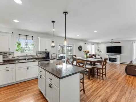 71 Commodore Drive Vergennes VT 05491
