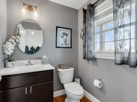 71 Commodore Drive Vergennes VT 05491
