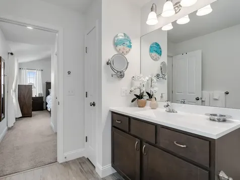 71 Commodore Drive Vergennes VT 05491