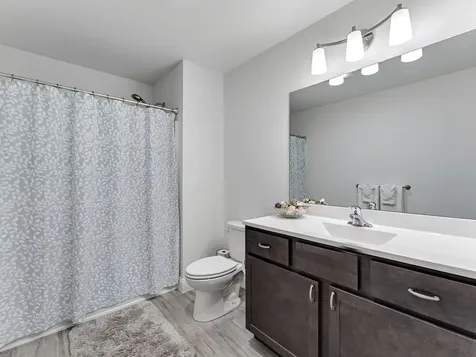 71 Commodore Drive Vergennes VT 05491