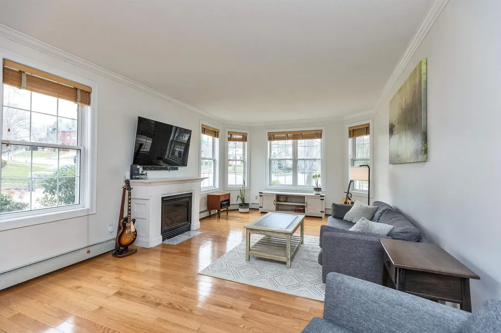 2246 Elm Street Manchester NH 03104