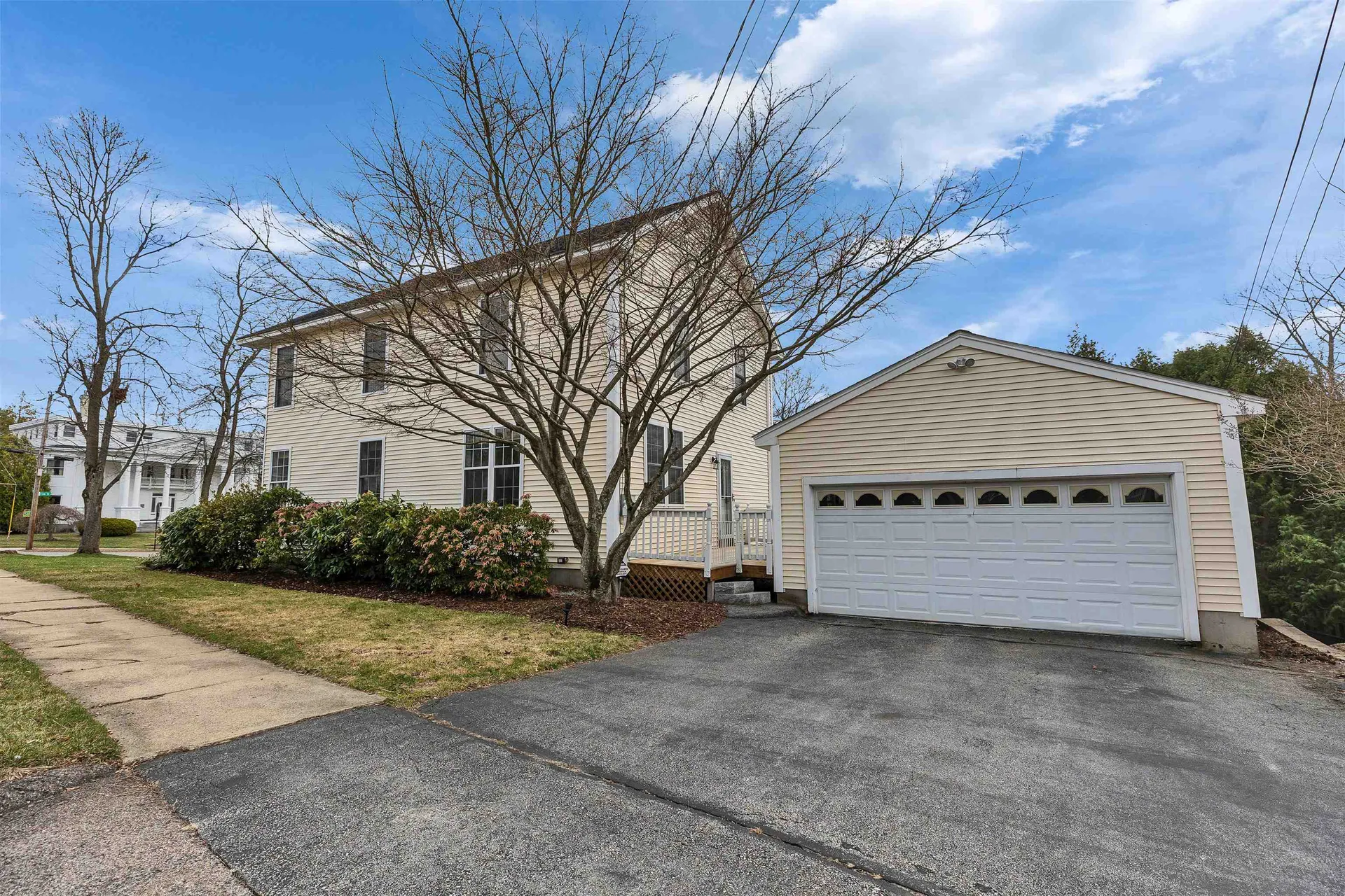 2246 Elm Street Manchester NH 03104