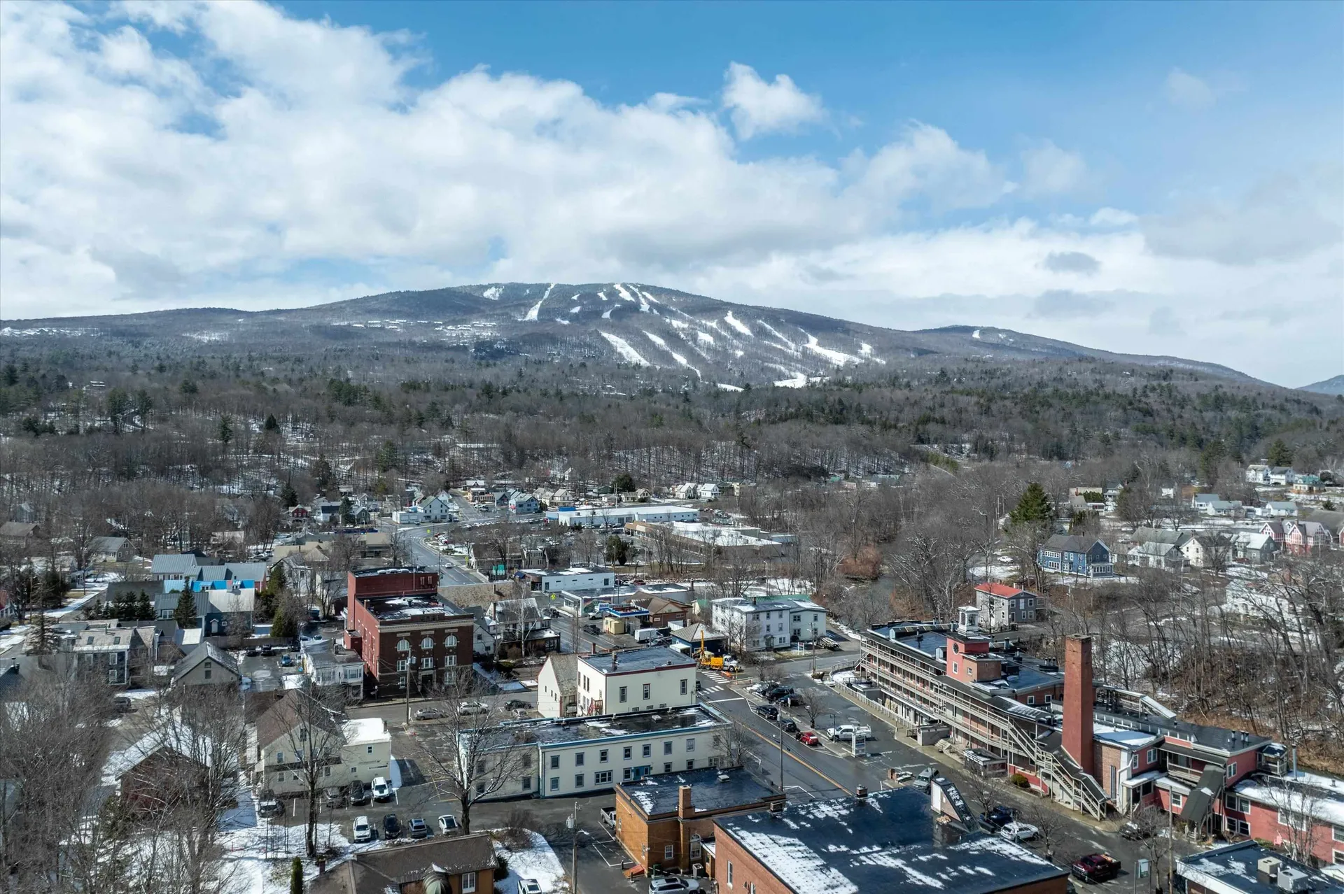 156 Main Street Ludlow VT 05149