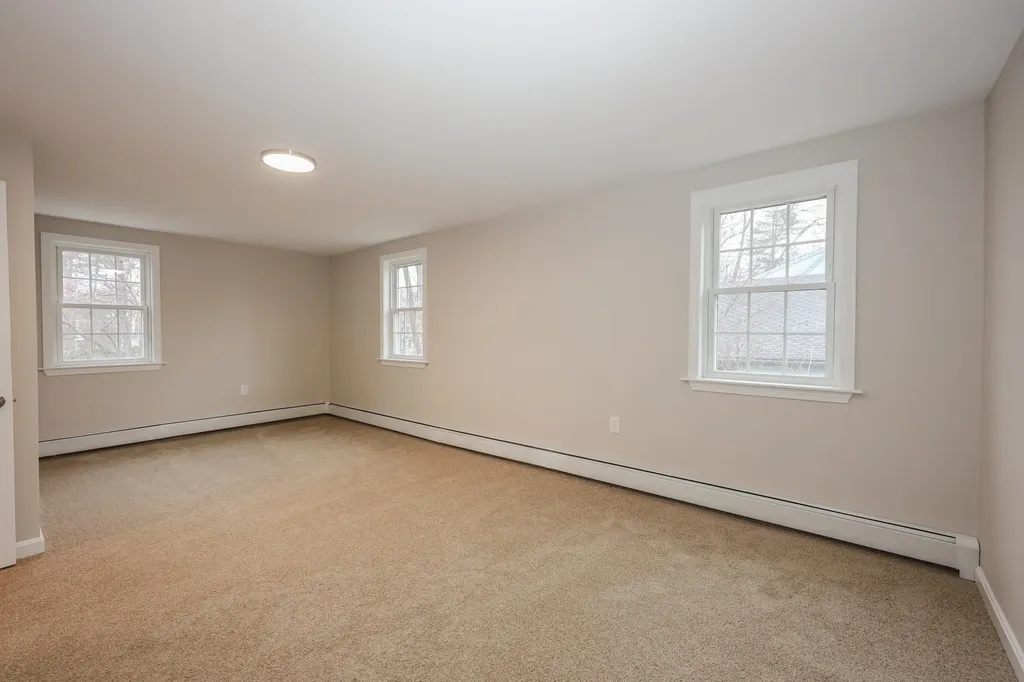 29 Nightingale Road Nashua NH 03062