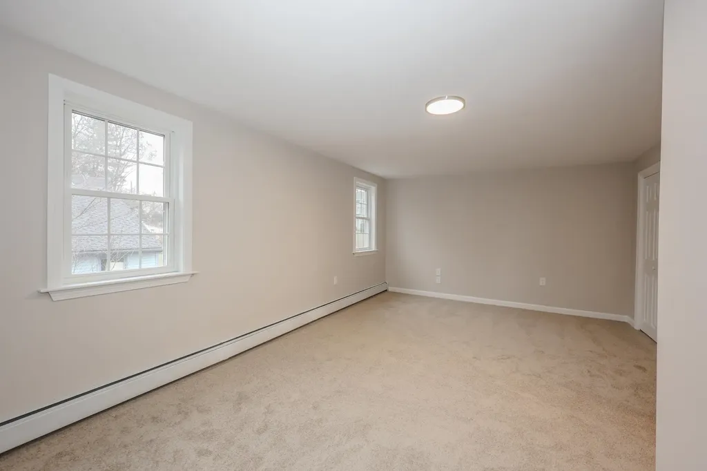 29 Nightingale Road Nashua NH 03062