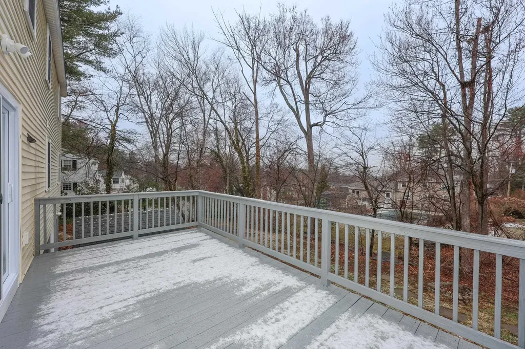 29 Nightingale Road Nashua NH 03062