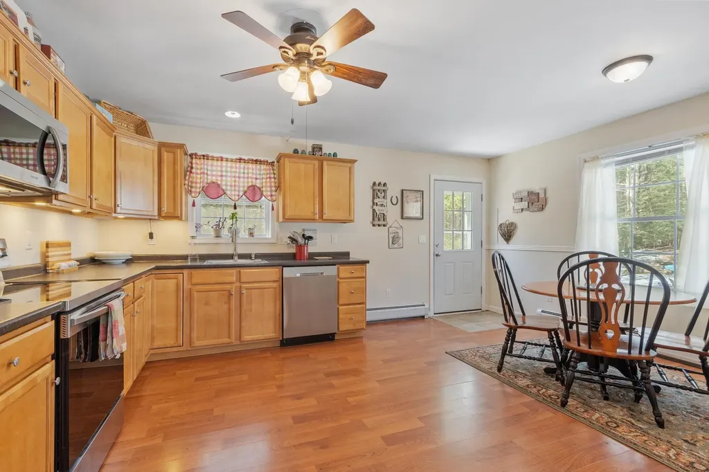 71 Windsor Way Barnstead NH 03225