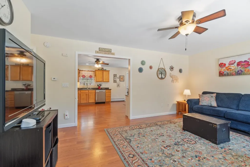 71 Windsor Way Barnstead NH 03225