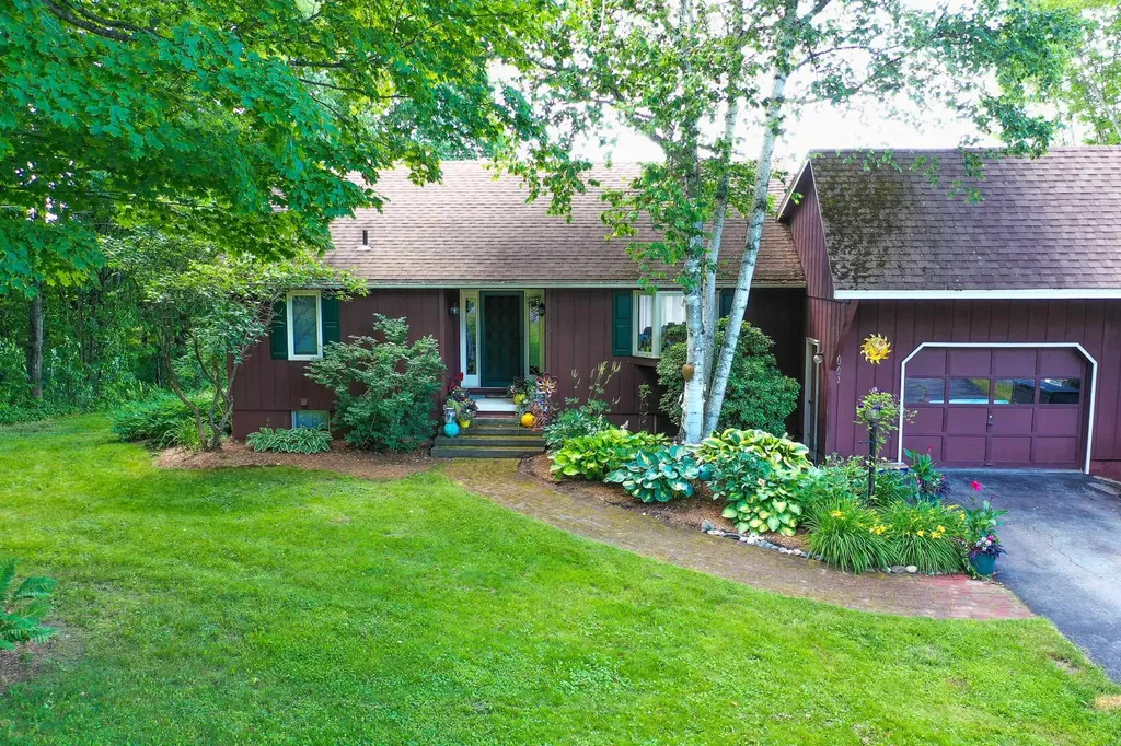 103 Silver Circle Barre Town VT 05641