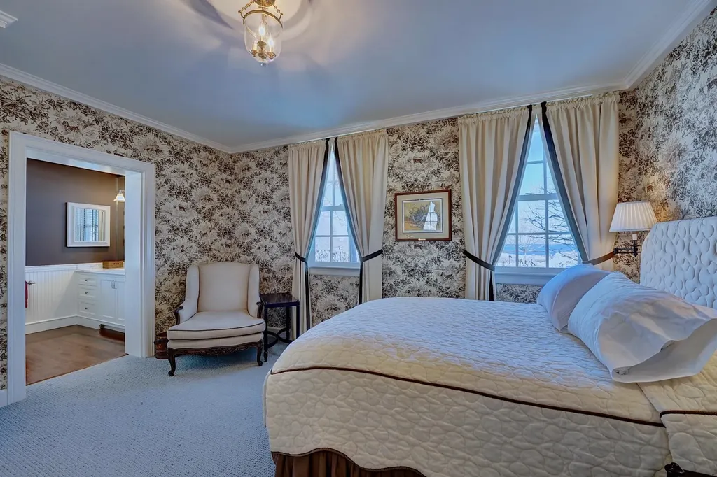 58 Ocean Boulevard North Hampton NH 03862